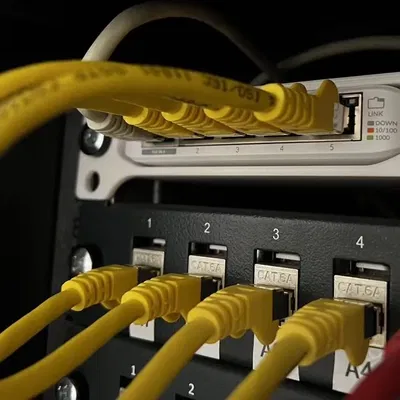 Giá đỡ lắp đặt switch Unifi USW flex mini trong rack