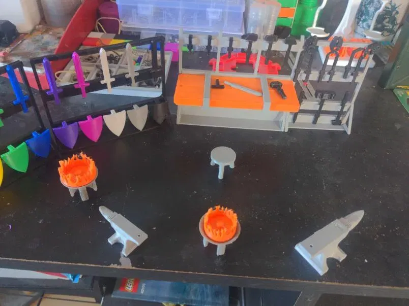 Bộ đồ chơi thợ rèn Mini 13 với bàn làm việc và công cụ - Image 3