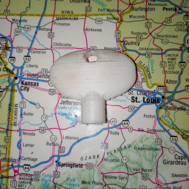 Chìa khóa hình oval cho cửa tủ đông Kenmore, Frigidaire - Image 1