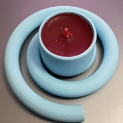 Giá đỡ nến hình xoắn ốc nghệ thuật