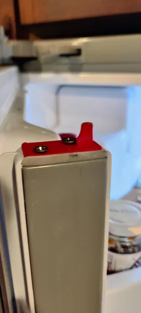 Chốt hướng dẫn cửa tủ lạnh GE bị hỏng - Image 1