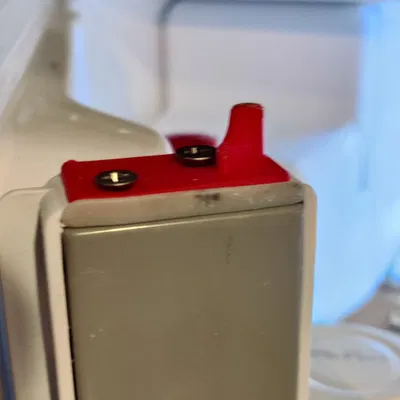 Chốt hướng dẫn cửa tủ lạnh GE bị hỏng