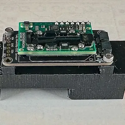 Giá đỡ cảm biến CO2 SCD-30 lắp trên thanh din