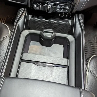 Giá đỡ cốc lớn cho xe RAM 2500 Limited 2023