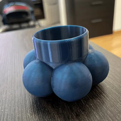 Giá đỡ nến hình cầu với 6 quả cầu dưới đáy