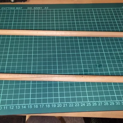 Giá đỡ cuộn đơn giản để đặt trên kệ hoặc trong hộp