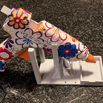 Giá đỡ súng bắn keo nóng cải tiến từ Marigu