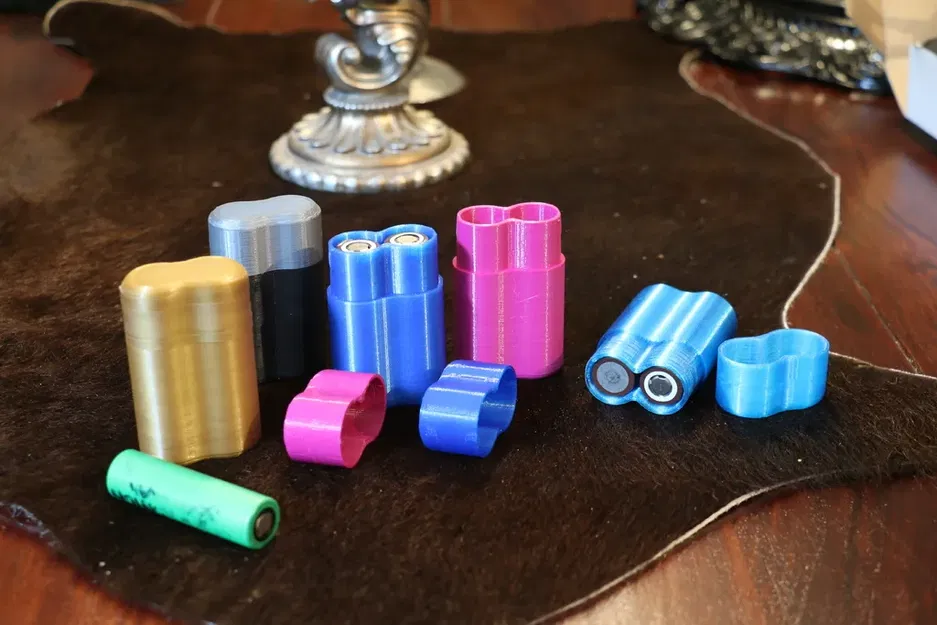 Hộp pin cho hai viên pin li-ion 18650 - Image 1