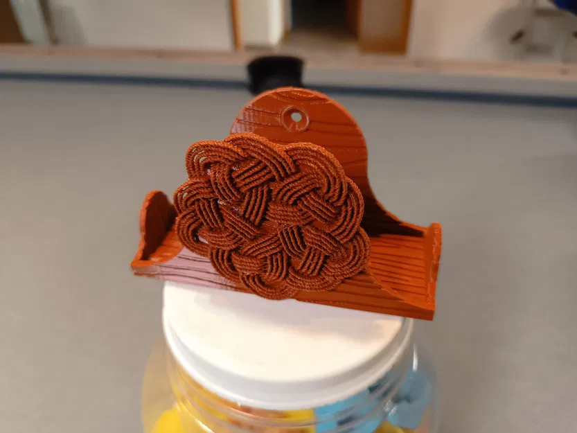 Giá đỡ hộp diêm với trang trí nút thắt đẹp mắt - Image 1