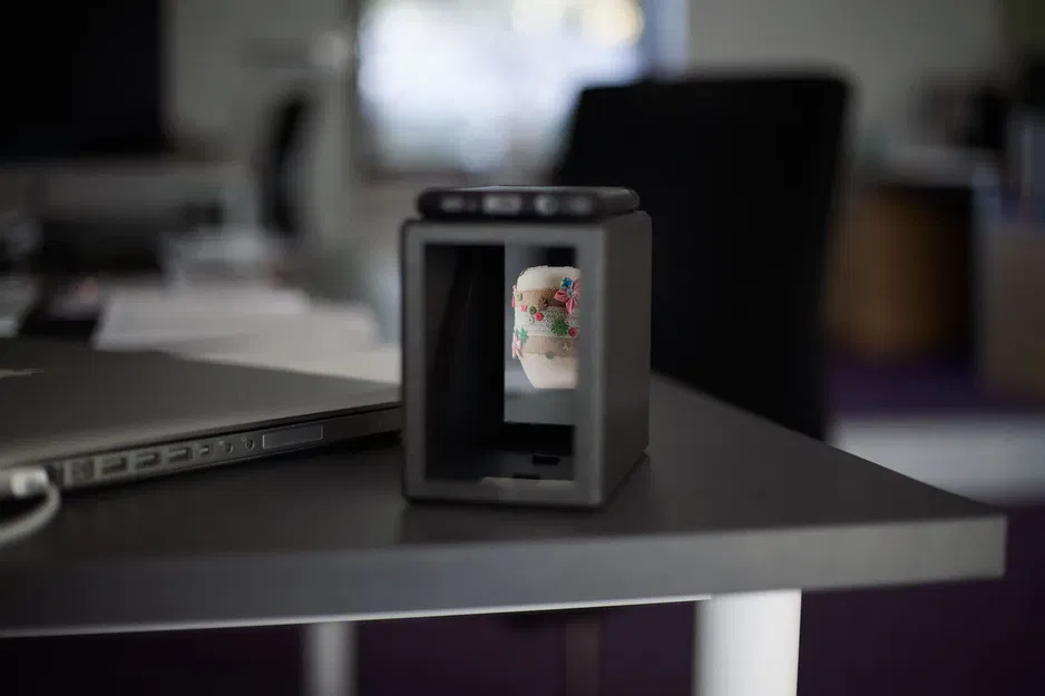 Hộp hologram đứng cho smartphone theo kỹ thuật ảo ảnh Pepper - Image 7