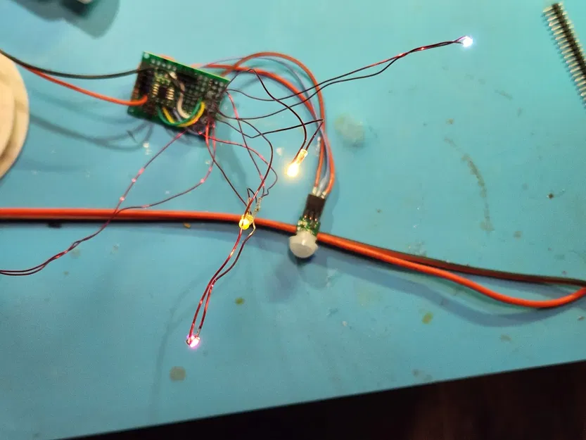 Quà Giáng Sinh 2023 - Làng Giáng Sinh cảm ứng chuyển động - Image 2