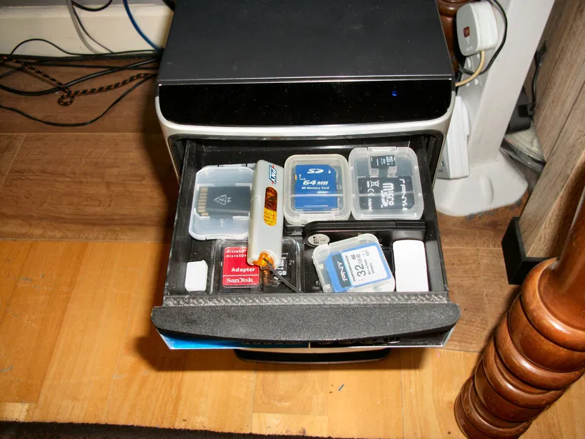 Đơn vị ngăn kéo cho ổ đĩa và gắn huy hiệu - Image 1