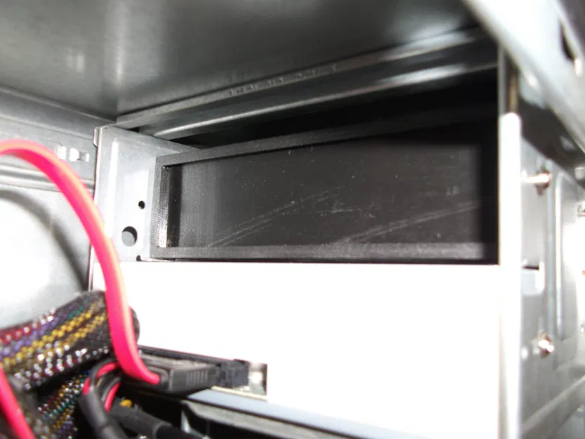 Đơn vị ngăn kéo cho ổ đĩa và gắn huy hiệu - Image 4