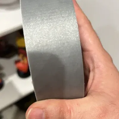 Giá đỡ tai nghe và chìa khóa có logo BMW