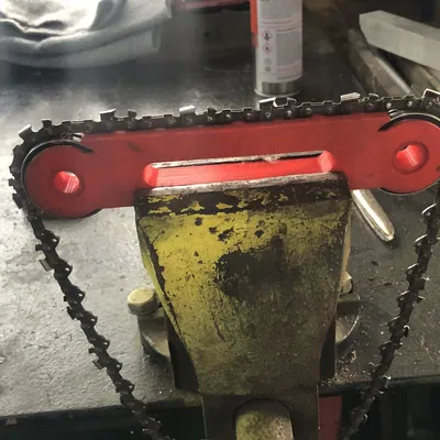 Giá đỡ kiểm tra xích cưa xăng tiện lợi