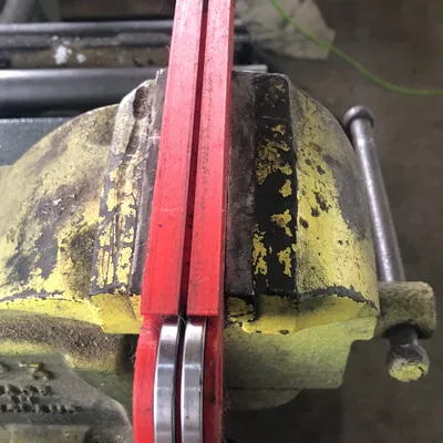 Giá đỡ kiểm tra xích cưa xăng tiện lợi