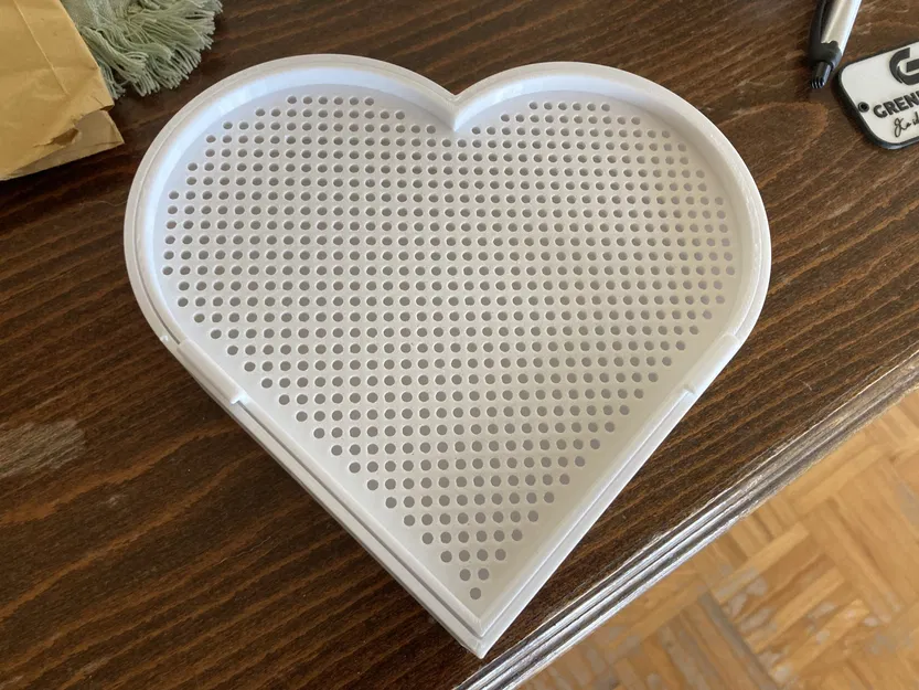 Chậu trồng cỏ cho mèo hình trái tim dành cho mèo trong nhà - Image 1