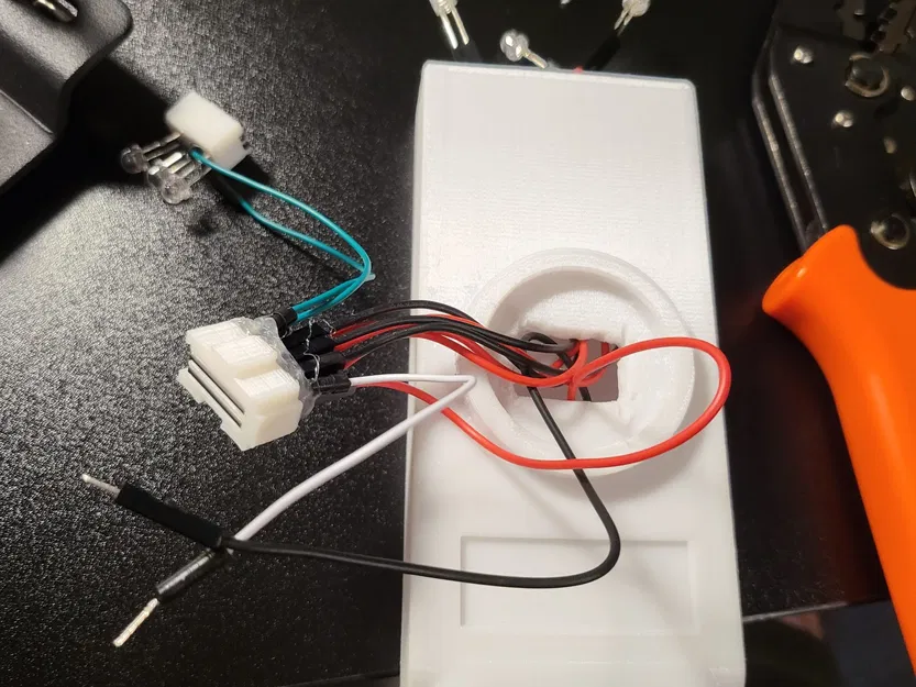 Súng portal của Rick Sanchez với thiết kế có đèn - Image 6