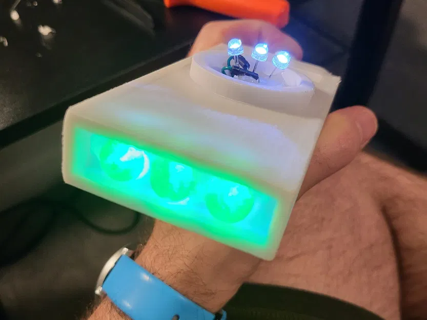 Súng portal của Rick Sanchez với thiết kế có đèn - Image 8