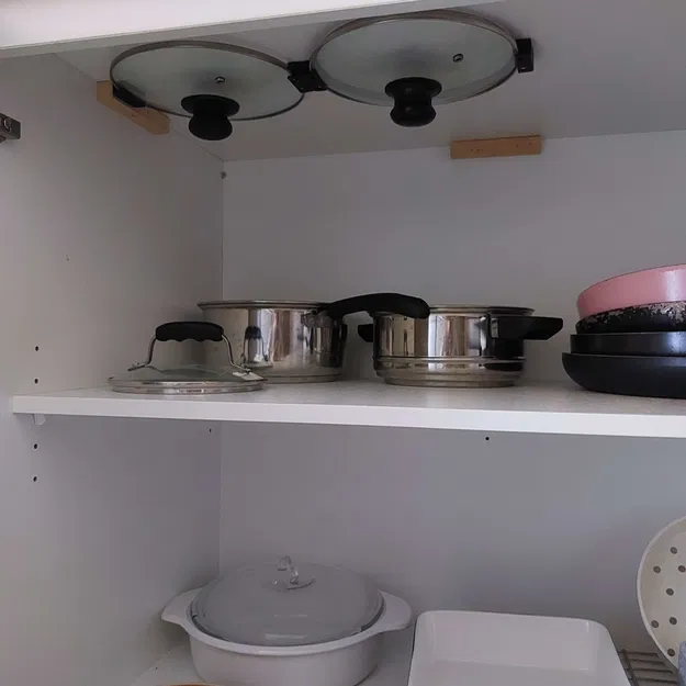 Giá đỡ nắp chảo gắn trên trần tủ bếp - Image 2