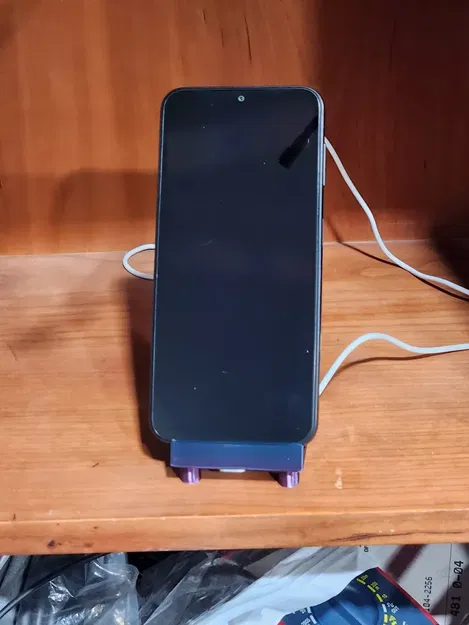 Giá đỡ điện thoại và máy tính bảng có chân và lỗ sạc - Image 1