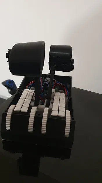 Bộ điều khiển ga với 7 trục và 32 nút bấm - Image 5