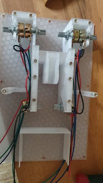 Bộ điều khiển ga với 7 trục và 32 nút bấm - Image 11