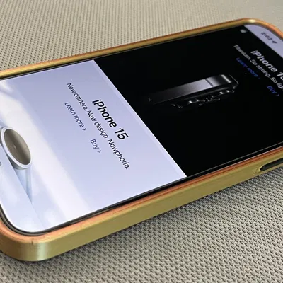 Vỏ bảo vệ cho iPhone 15 Pro Max với thiết kế tối giản