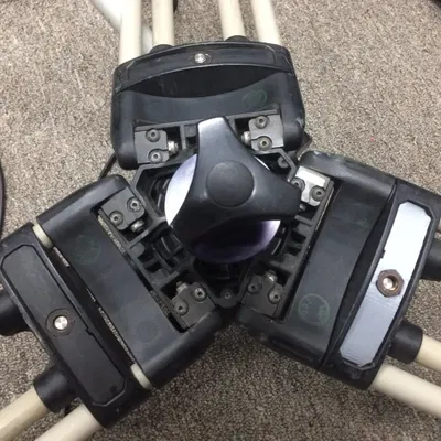 Khóa chân chân máy Vinten