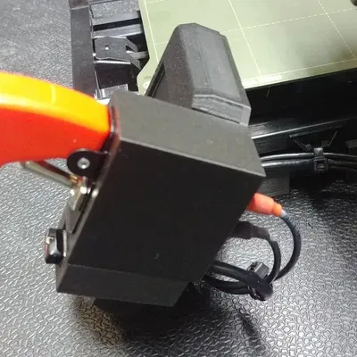 Công tắc bật tắt tên lửa và cổng USB cho màn hình Prusa Mini