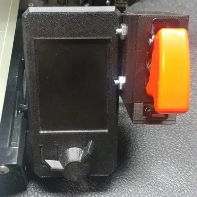 Công tắc bật tắt tên lửa và cổng USB cho màn hình Prusa Mini