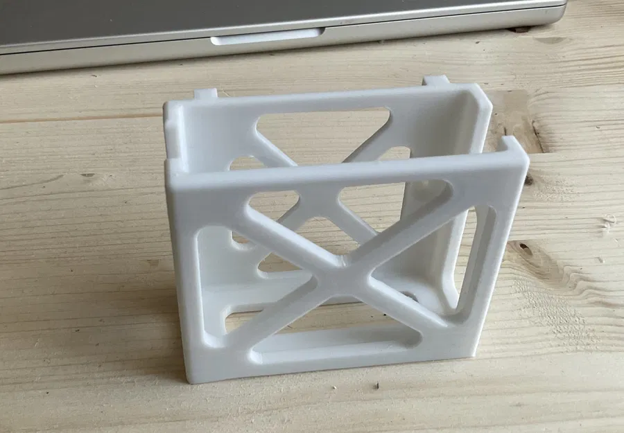 Giá đỡ gắn tường cho sạc MacBook Pro M1 67W - Image 2