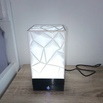 Đế đèn bàn với thiết kế thông minh và tiện lợi