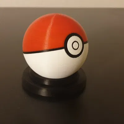 Pokéball với giá đỡ và các bộ phận riêng biệt