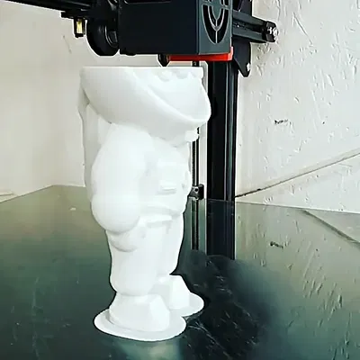 Phi hành gia Barney dễ thương trong không gian