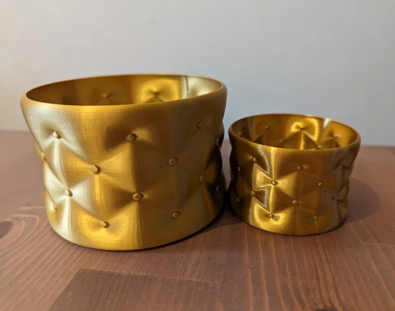 Vase hoặc Container họa tiết Chesterfield - Image 1