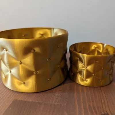 Vase hoặc Container họa tiết Chesterfield