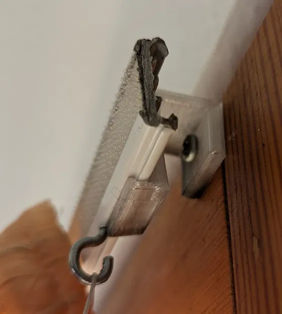 Giá đỡ rèm nhỏ gắn tường bằng PETG - Image 2