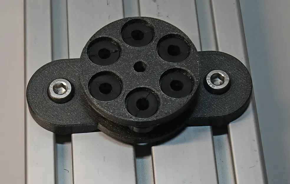 Giá đỡ cách ly cho Vive Tracker sử dụng trong mô phỏng VR - Image 1