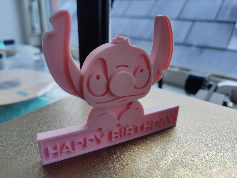 Mô hình Stitch chúc mừng sinh nhật đơn giản - Image 1