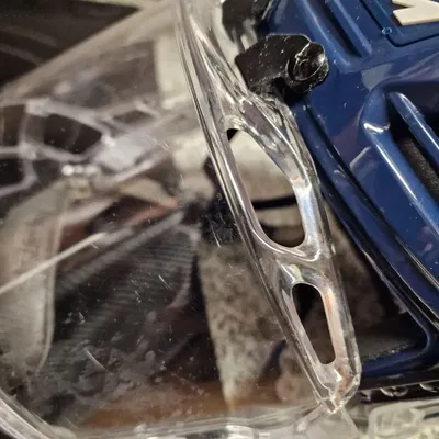 Kẹp thích ứng mặt nạ toàn diện Bauer cho mũ CCM