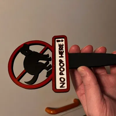 Biển báo cấm chó đi vệ sinh trong khuôn viên nhà bạn