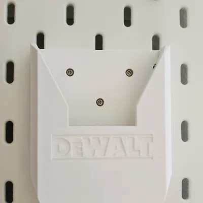 Giá đỡ cho máy cưa lọng DeWalt DCS334 gắn lên bảng Ikea Skadis