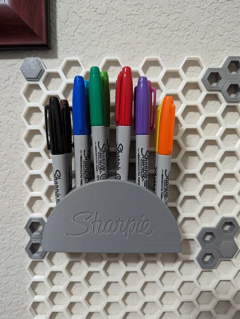 Giá đỡ Sharpie tỷ lệ 115% với giá treo tường tổ ong - Image 1