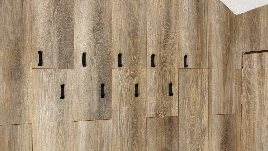 Móc treo áo với hai kiểu gắn khác nhau - Image 1