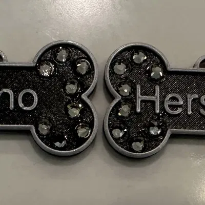 Thẻ tên cho chó với thông tin liên lạc