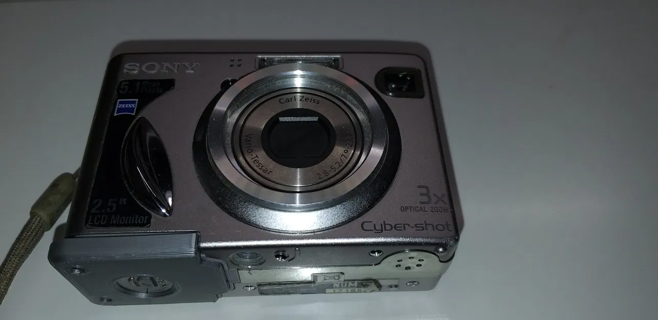 Sửa chữa nắp pin cho máy ảnh Sony Cybershot DSC-W5 - Image 1