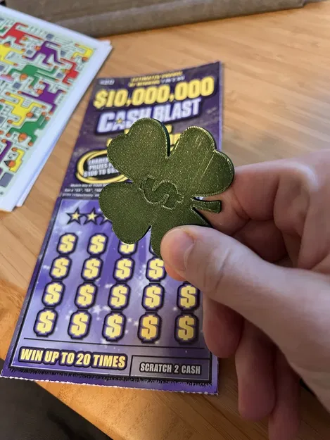 Dụng Cụ Cào Vé Số Cỏ 4 Lá May Mắn - Image 1