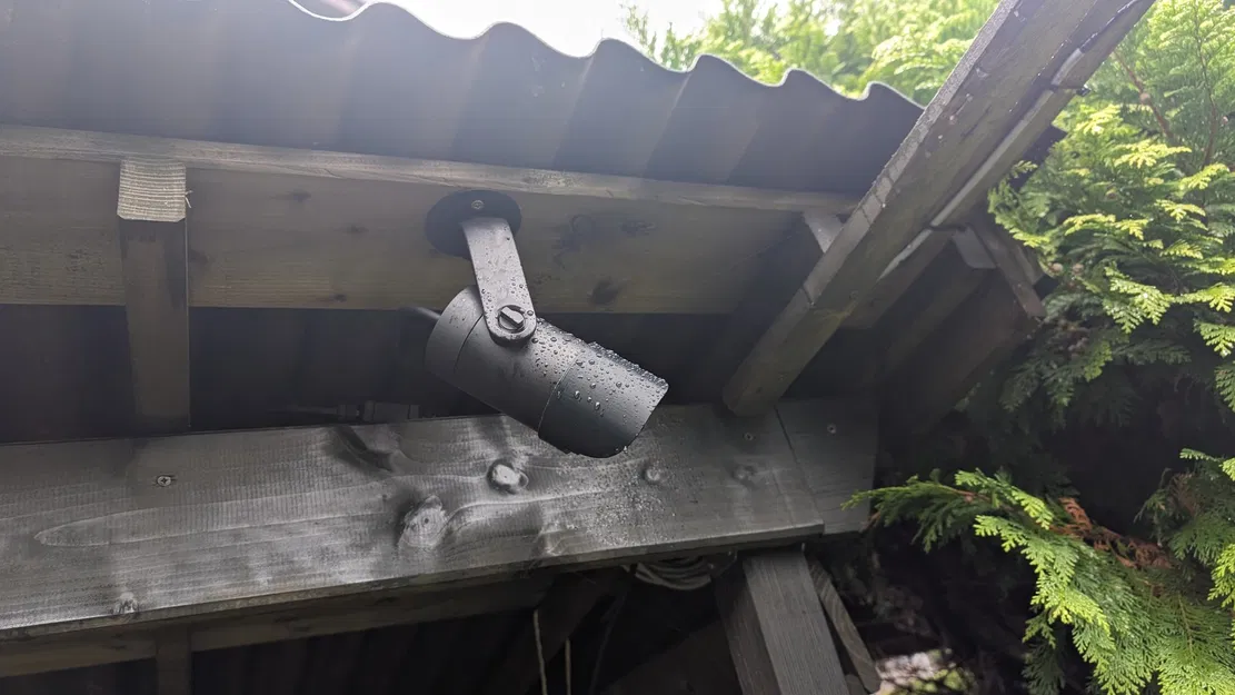 Chao đèn Philips Hue Lily (Lily Outdoor Spot) - Image 1