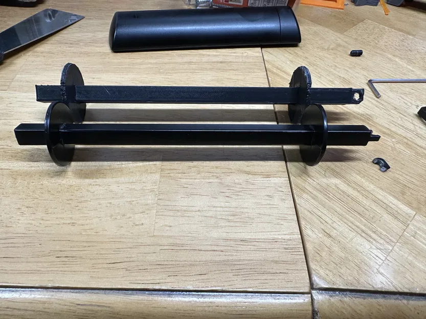 Tay Vịn Thay Thế Cho Giá Để Giấy Vệ Sinh Kim Loại Đen Mờ - Hearth & Hand with Magnolia - Image 2